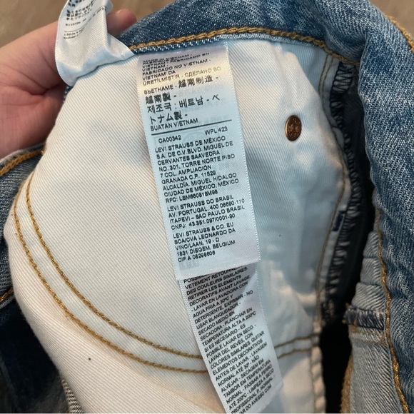 NWT LEVI'S PRIDE SKIRT Denim Front Slit Knee Length Y2K Vibes Women's Size Large - Picture 12 of 14